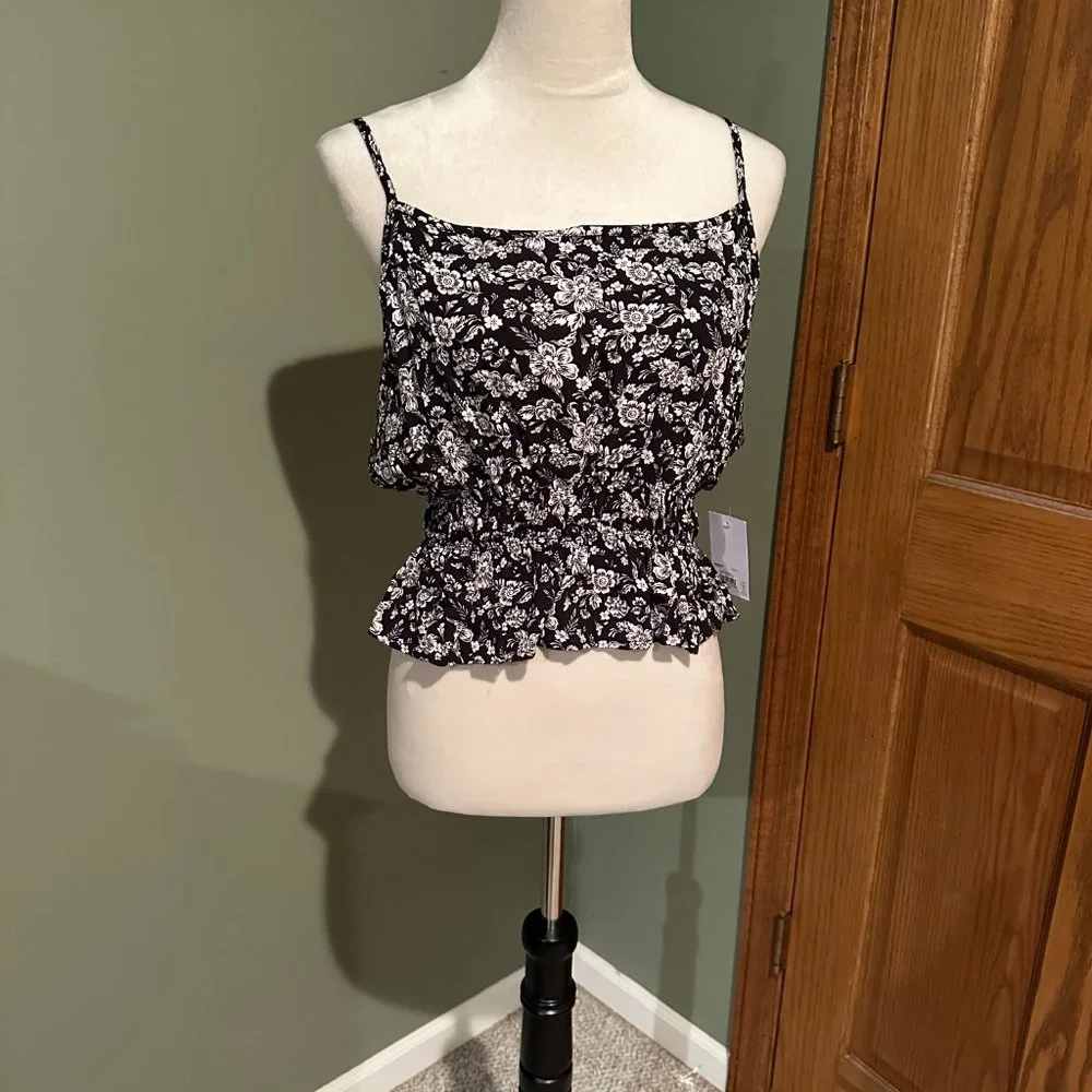 JUNIORS BLACK & WHITE FLORAL SO CROPPED CINCH WAIST TANK SIZE 1X  #488 - Picture 2 of 2